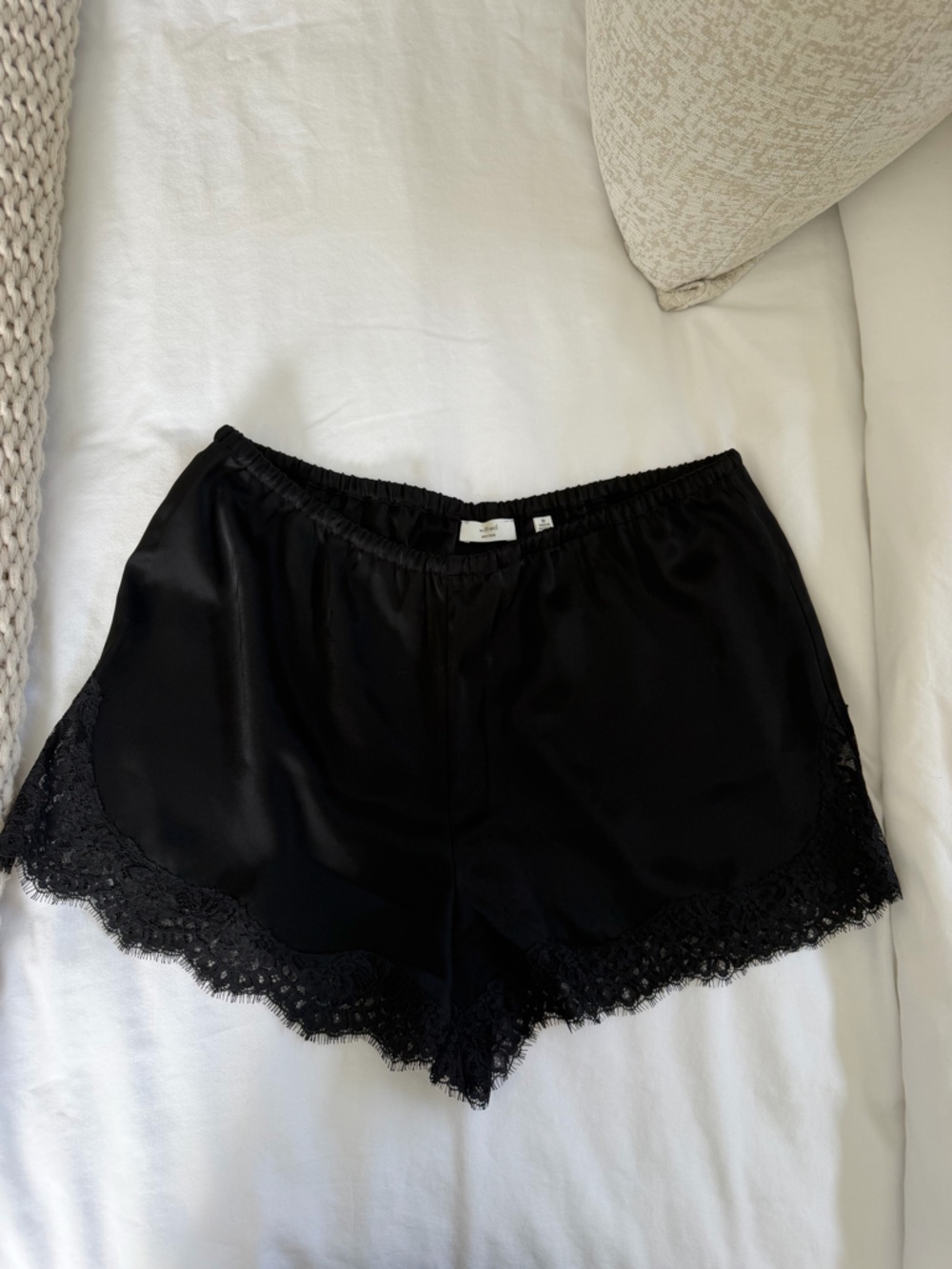 Aritzia Wilfred Black Satin Lace-Trim Shorts
